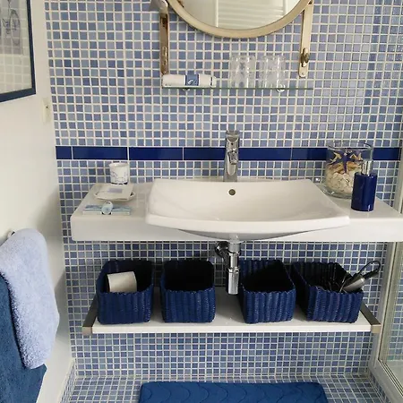 La Cigaliere Bed & Breakfast *