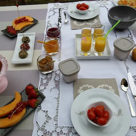 La Cigaliere Bed & Breakfast *
